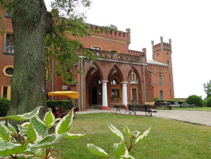 Hotel Zamek Karnity Miłomłyn Exterior foto