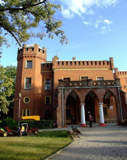 Hotel Zamek Karnity Miłomłyn Exterior foto